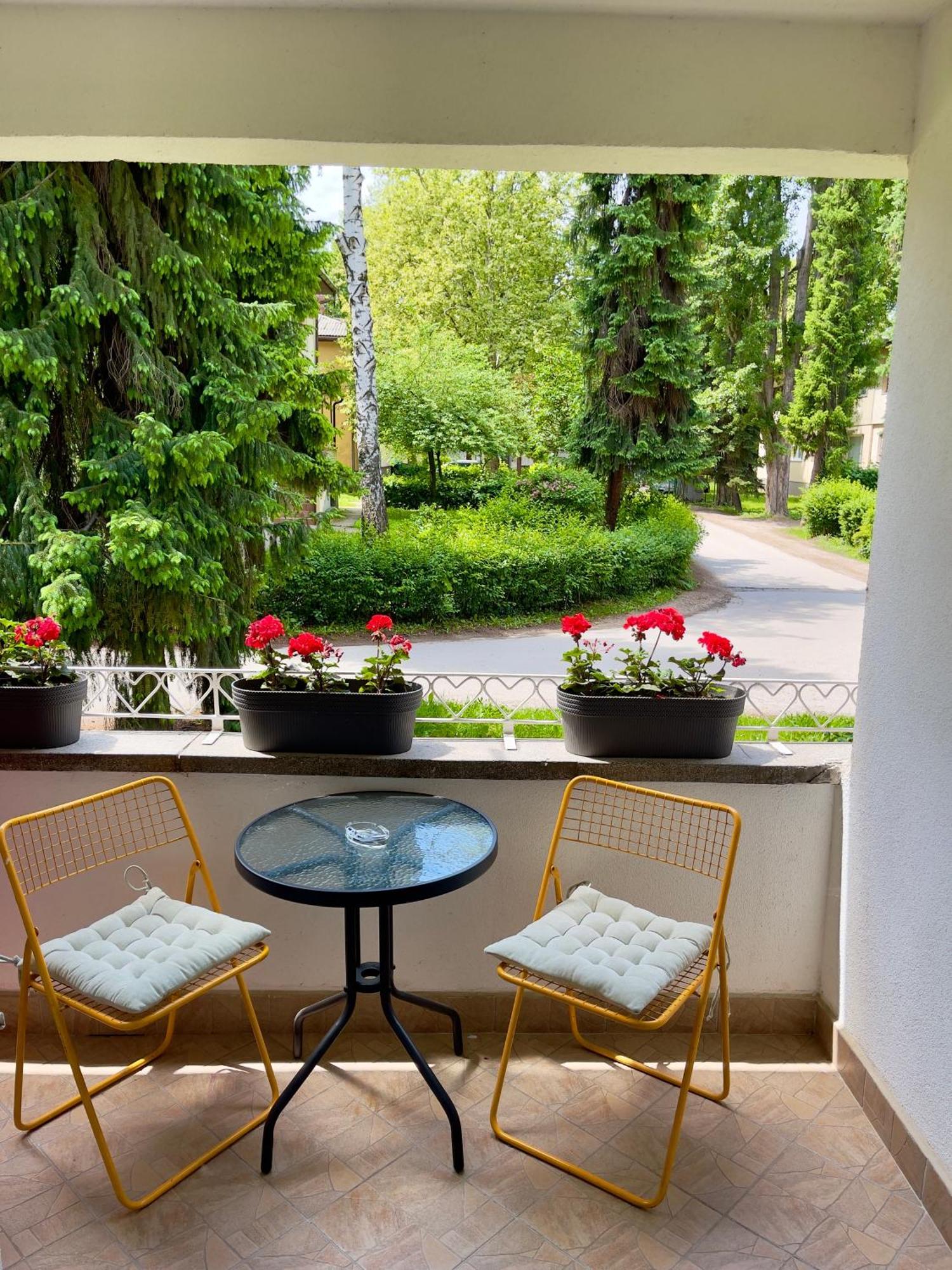 Anet Apartman Visoko Buitenkant foto